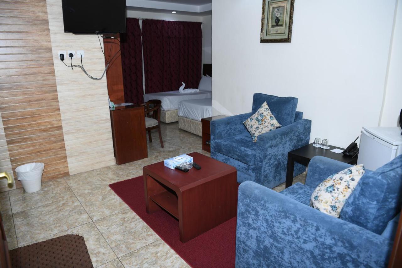 Continental Suite Farwaniya Kuwait City Eksteriør bilde