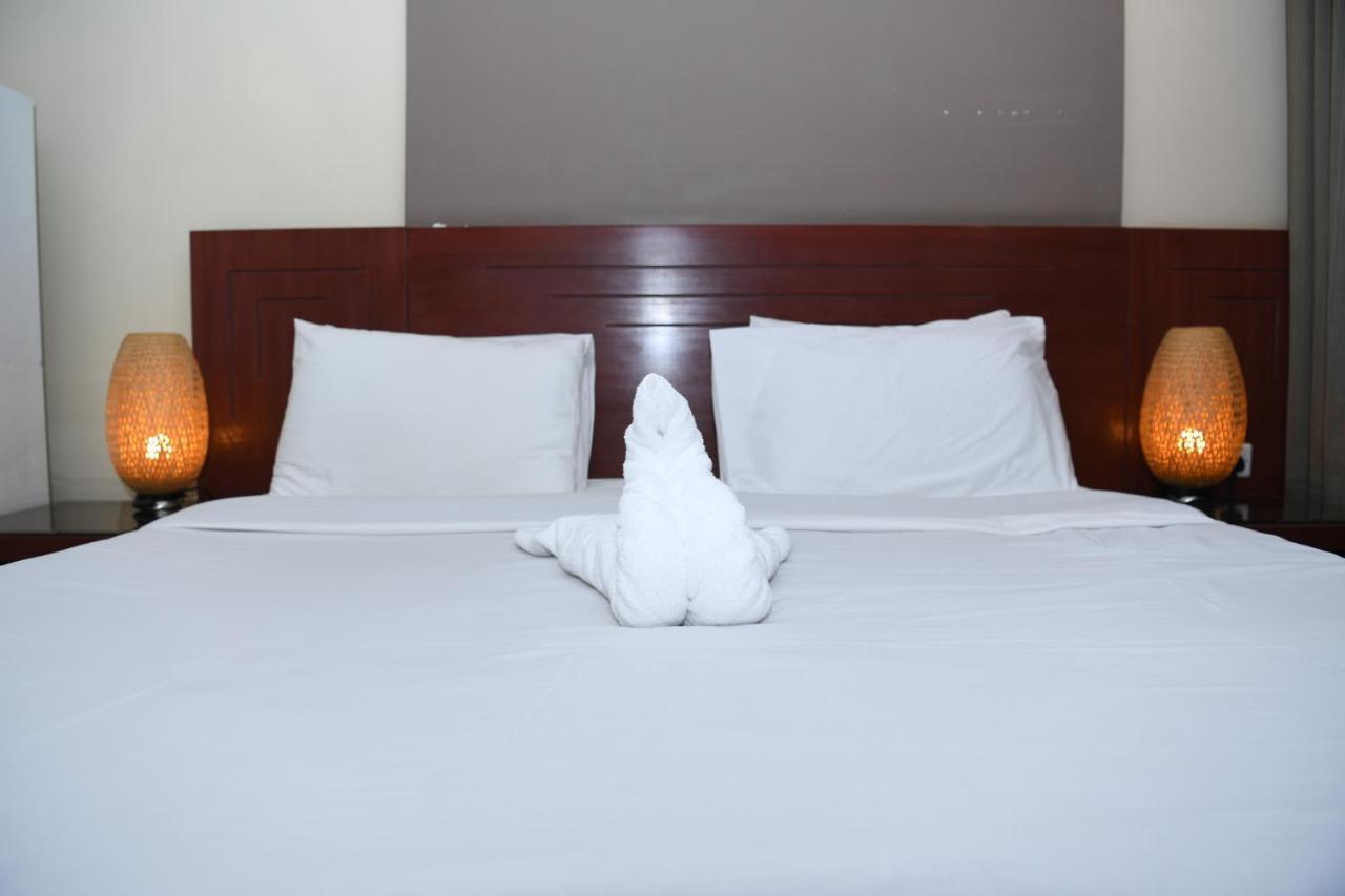 Continental Suite Farwaniya Kuwait City Eksteriør bilde