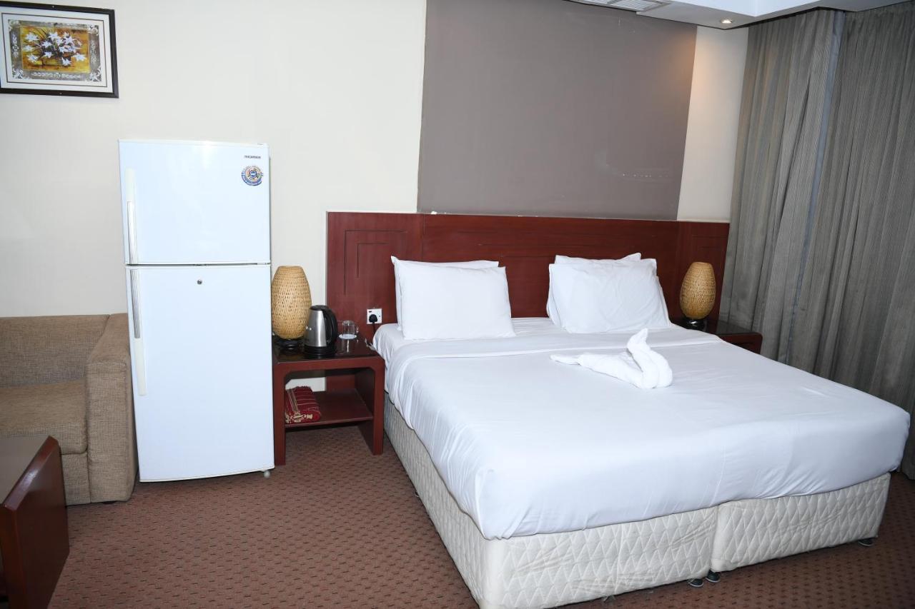 Continental Suite Farwaniya Kuwait City Eksteriør bilde