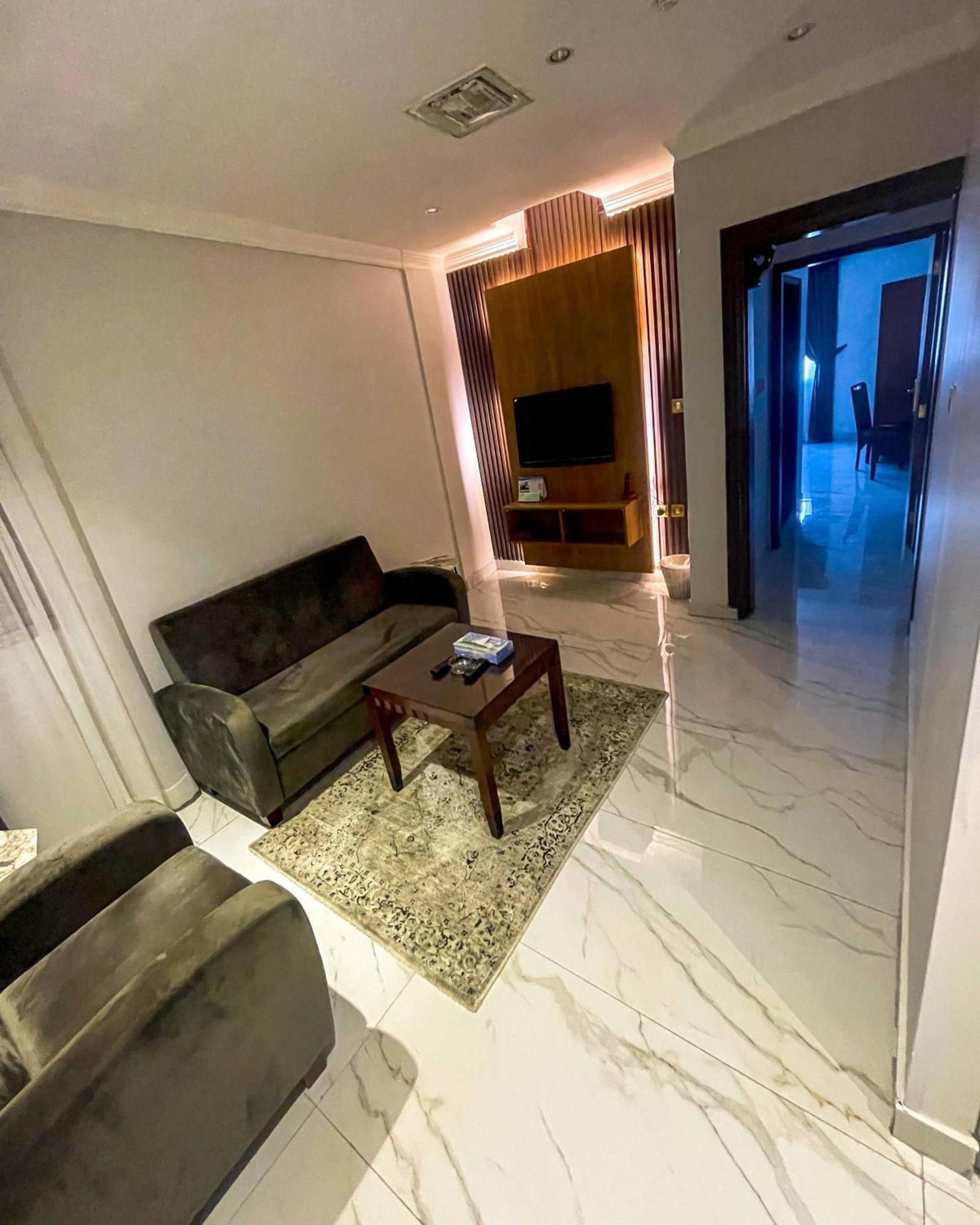 Continental Suite Farwaniya Kuwait City Eksteriør bilde