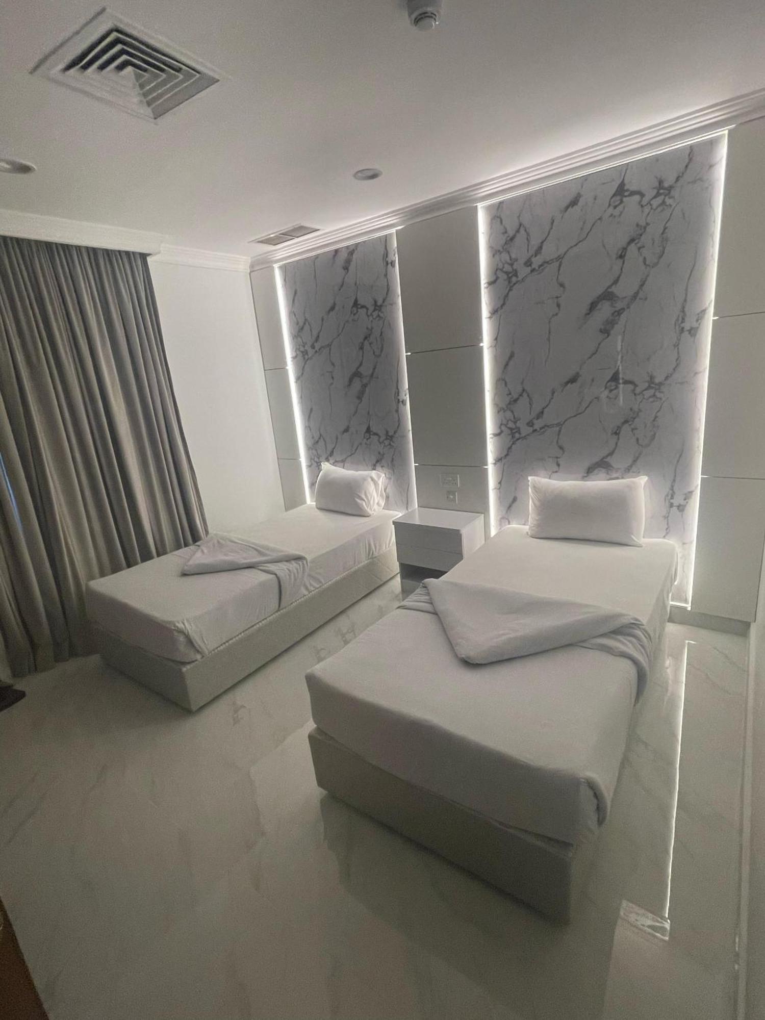 Continental Suite Farwaniya Kuwait City Eksteriør bilde