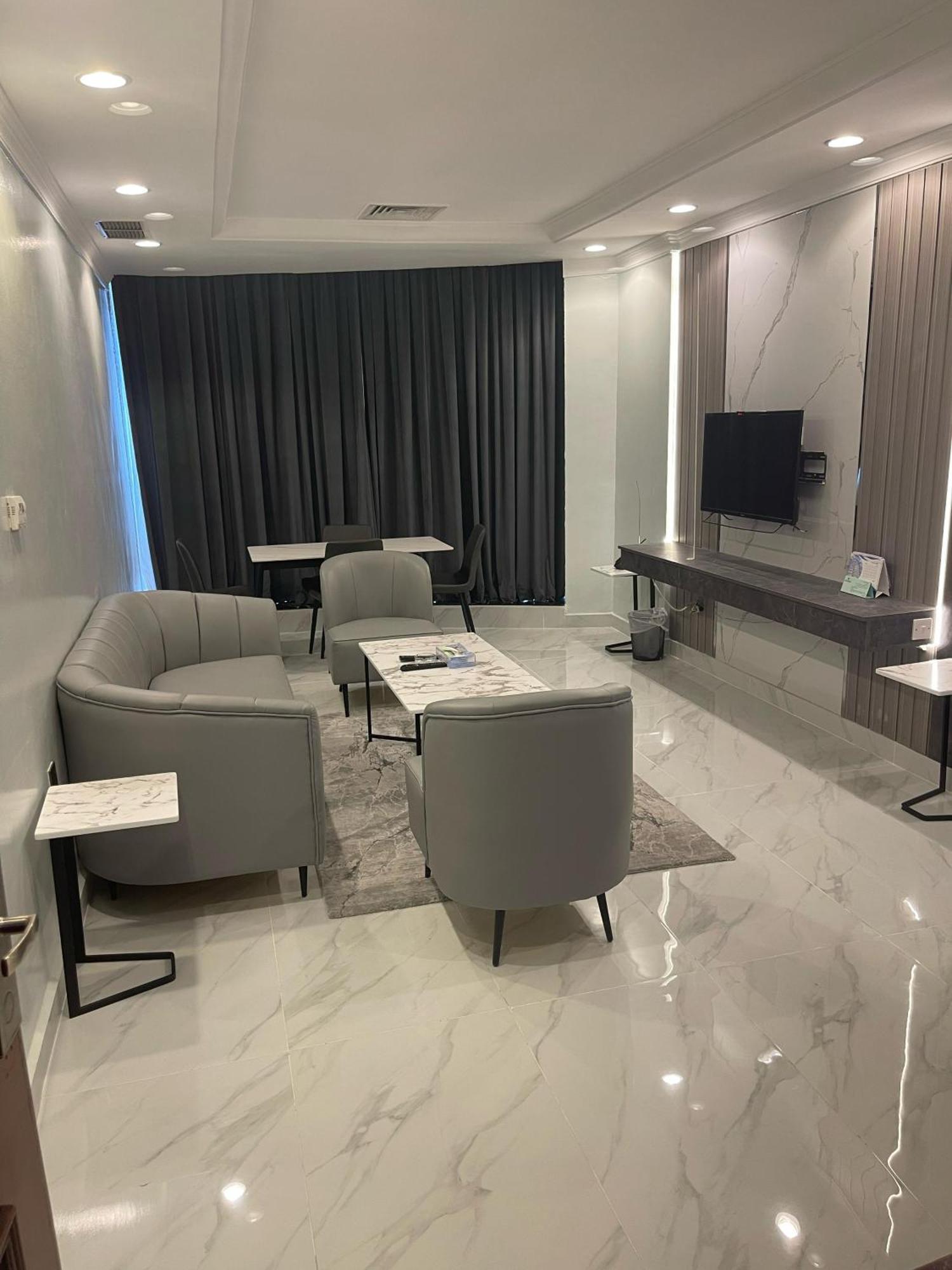 Continental Suite Farwaniya Kuwait City Eksteriør bilde