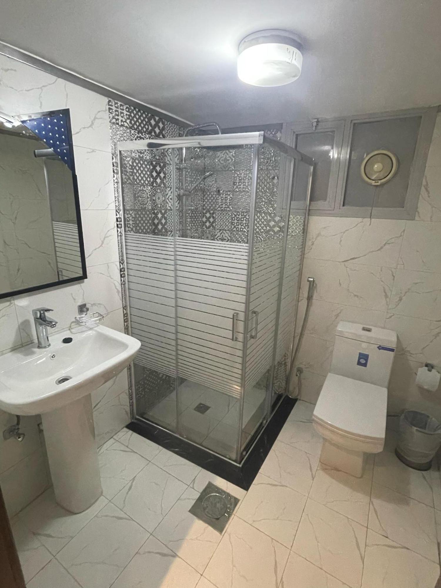 Continental Suite Farwaniya Kuwait City Eksteriør bilde