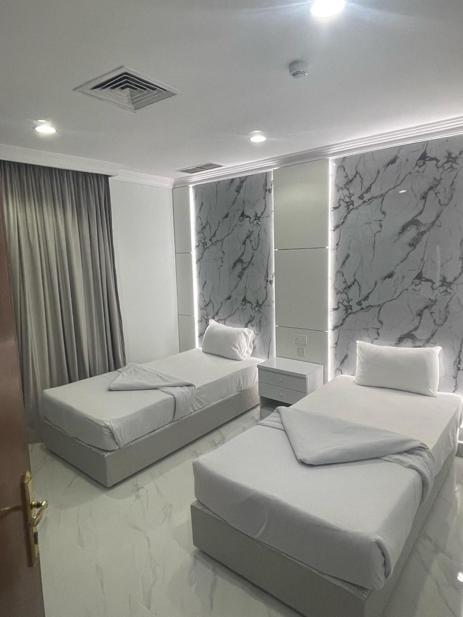 Continental Suite Farwaniya Kuwait City Eksteriør bilde