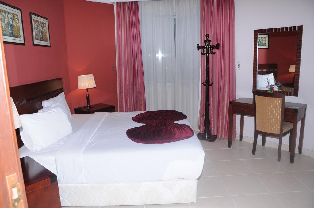 Continental Suite Farwaniya Kuwait City Eksteriør bilde