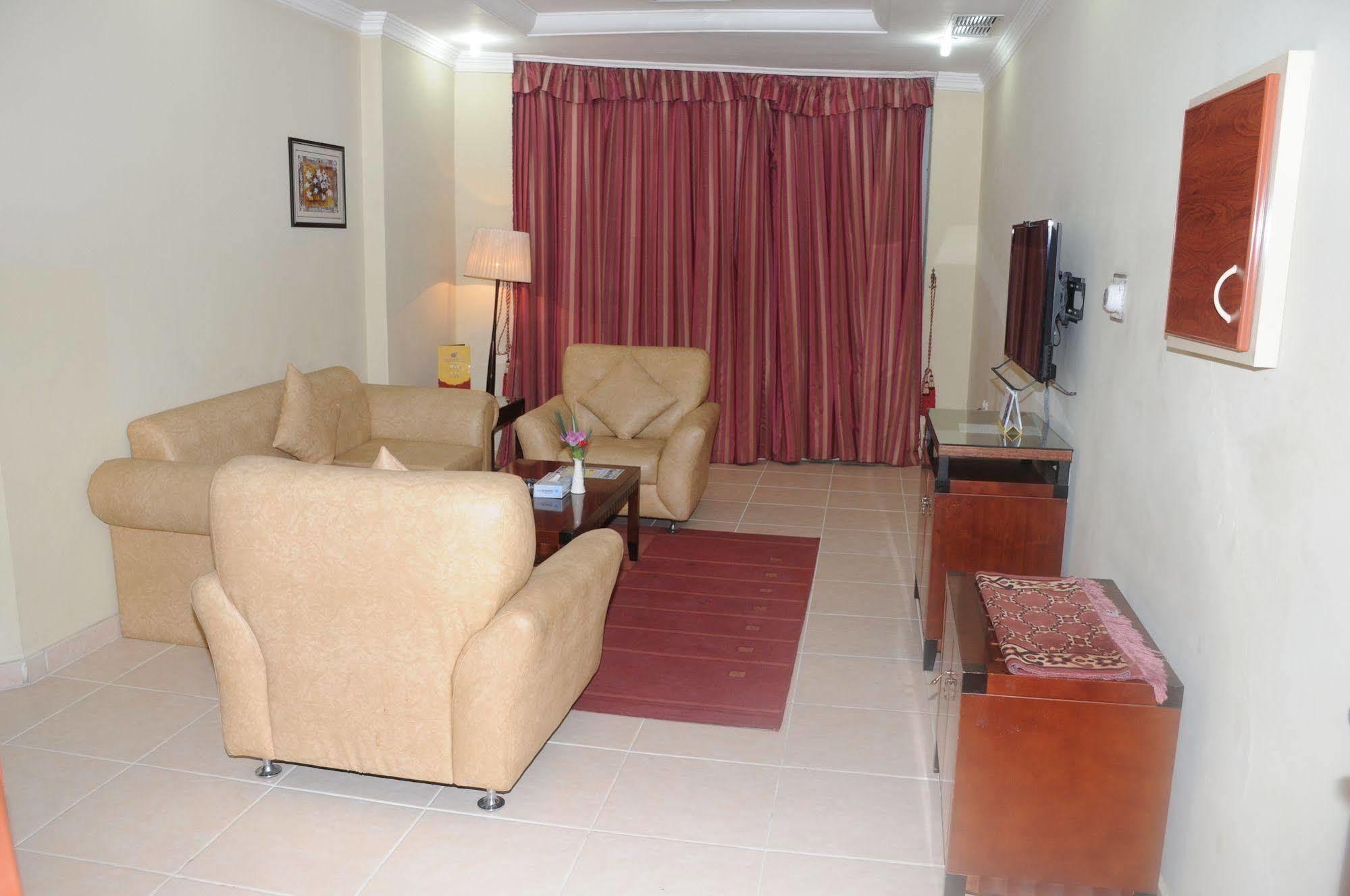 Continental Suite Farwaniya Kuwait City Eksteriør bilde