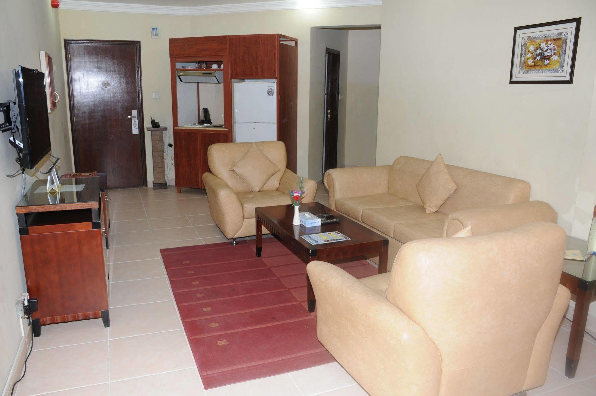 Continental Suite Farwaniya Kuwait City Eksteriør bilde