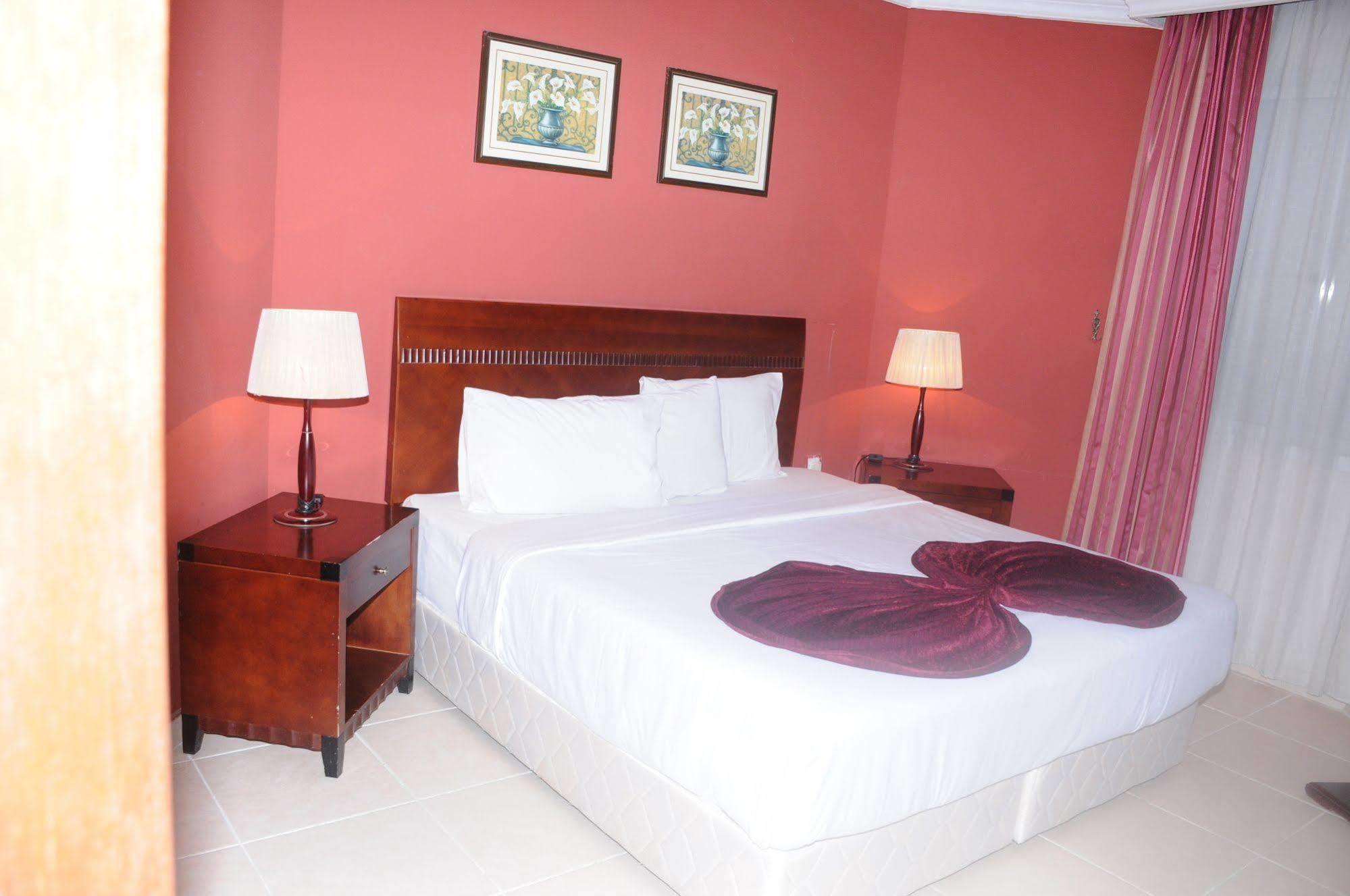 Continental Suite Farwaniya Kuwait City Eksteriør bilde