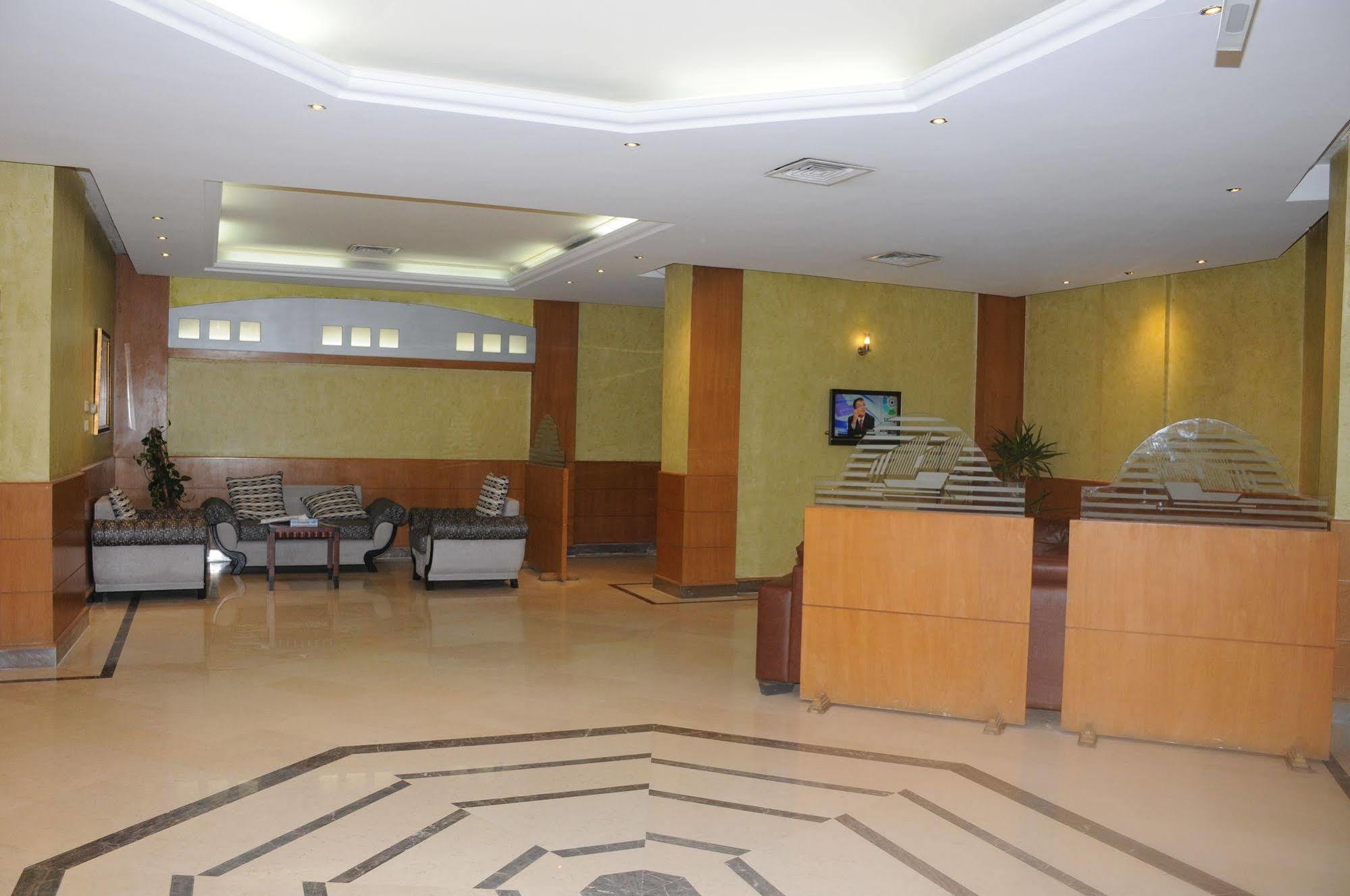 Continental Suite Farwaniya Kuwait City Eksteriør bilde
